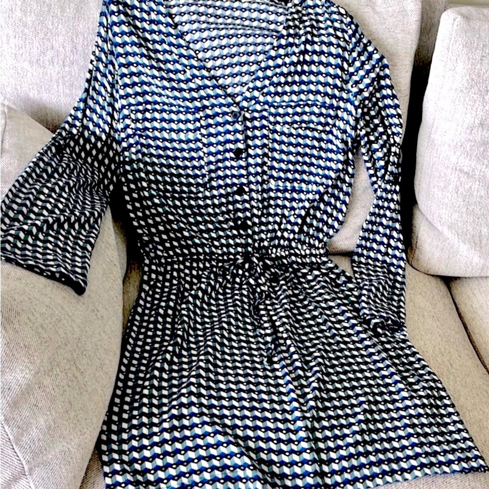 Max Studio Long-Sleeves Dress • M